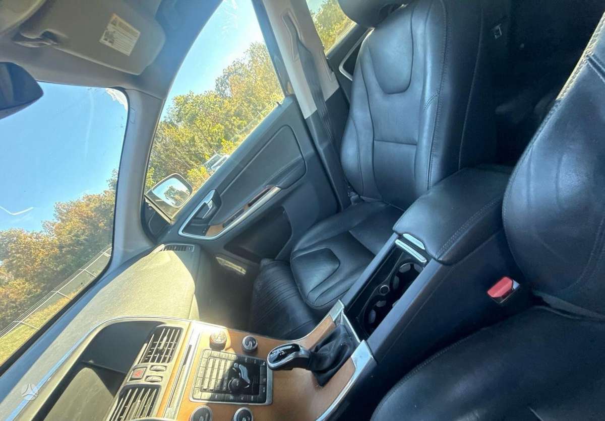 Volvo XC60 2015 — photo 9