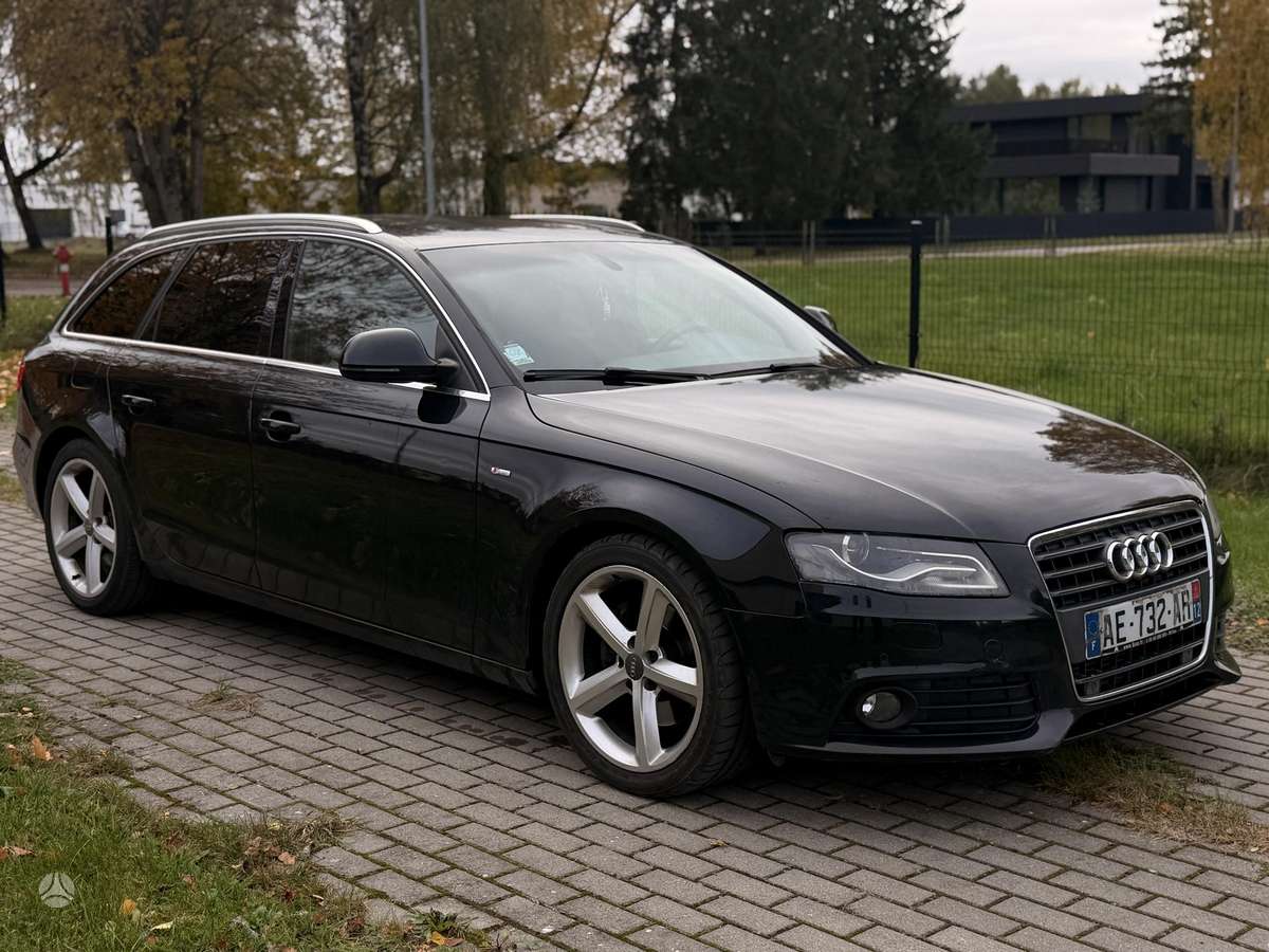 Audi A4 2009 — rear view