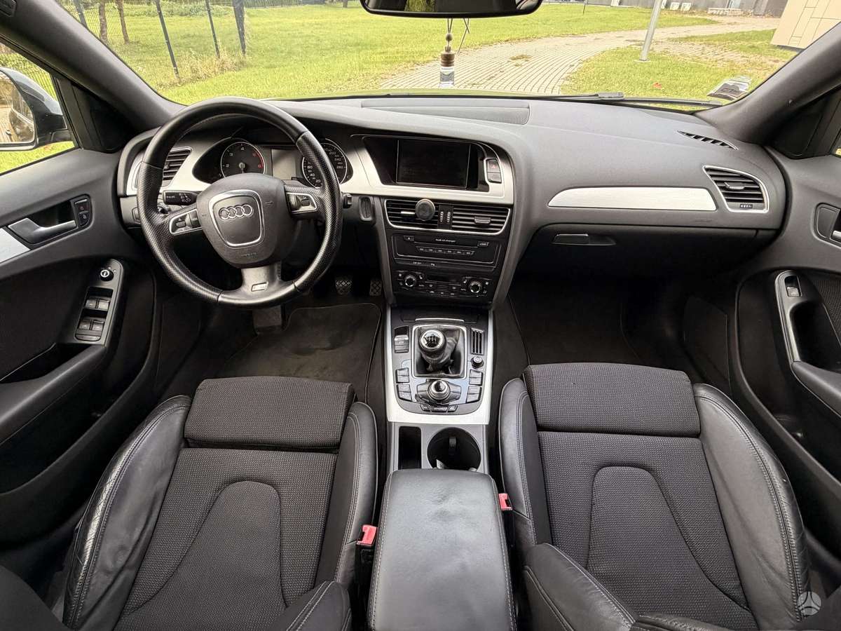 Audi A4 2009 — photo 7