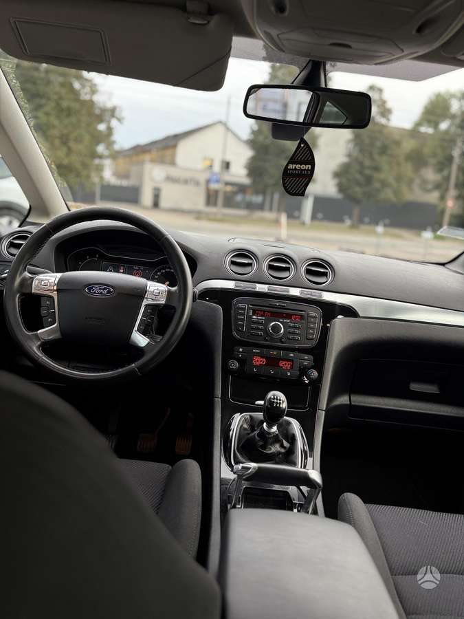 Ford S-MAX 2012 — photo 11