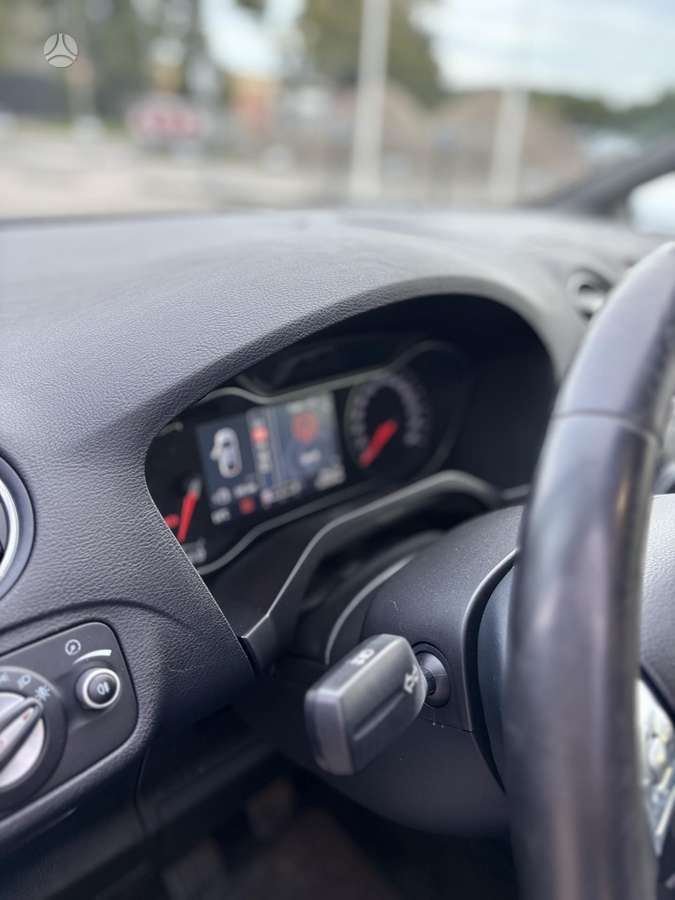 Ford S-MAX 2012 — photo 15