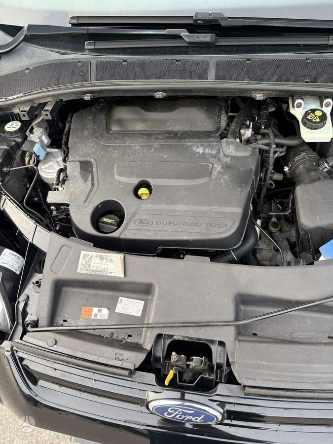 Ford S-MAX 2012 — photo 16