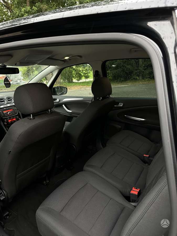 Ford S-MAX 2012 — photo 21