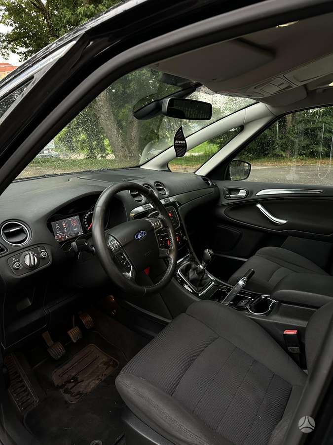 Ford S-MAX 2012 — photo 23