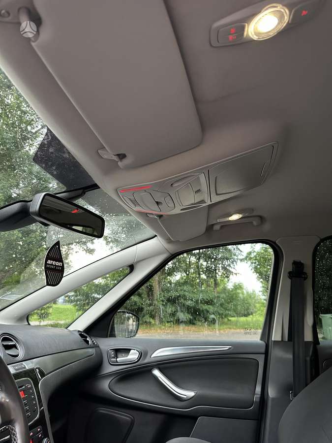 Ford S-MAX 2012 — photo 25
