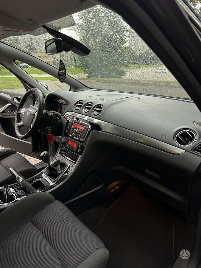Ford S-MAX 2012 — photo 26