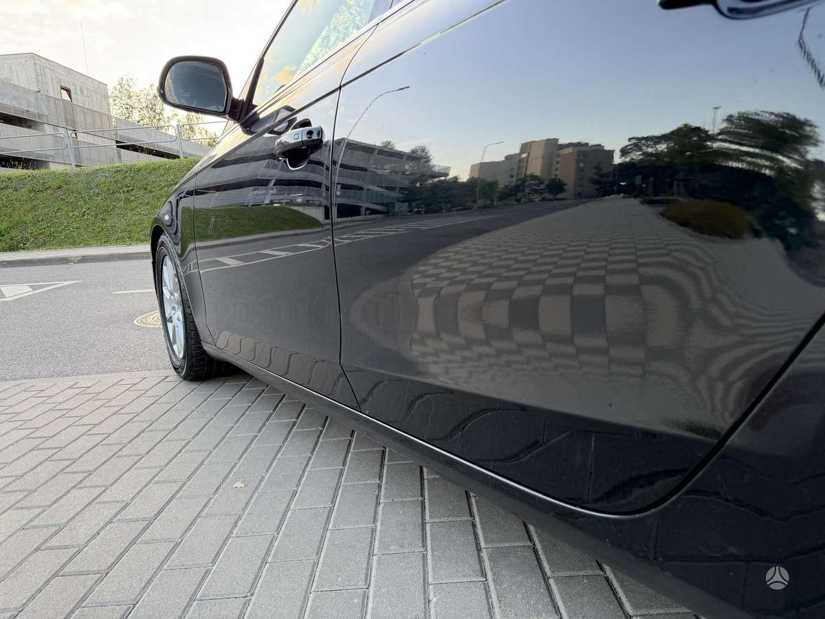 Audi A4 2010 — photo 12