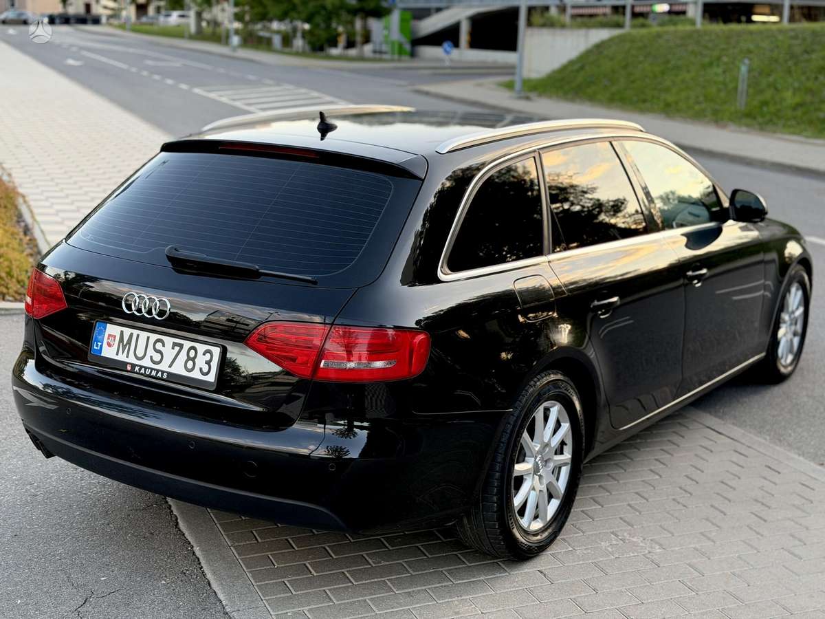 Audi A4 2010 — photo 6