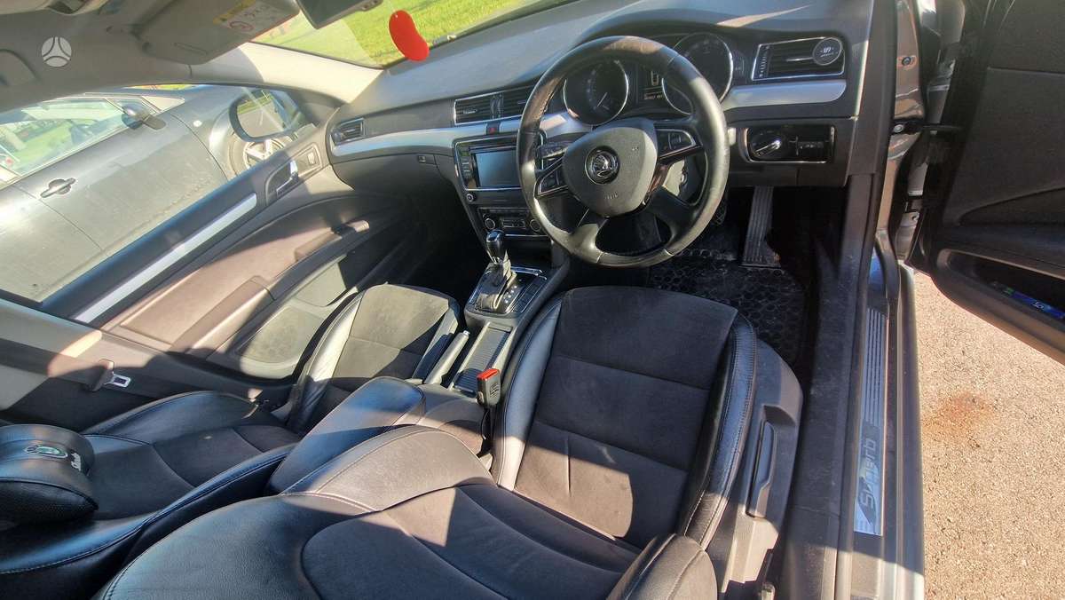 Skoda Superb 2015 — photo 12