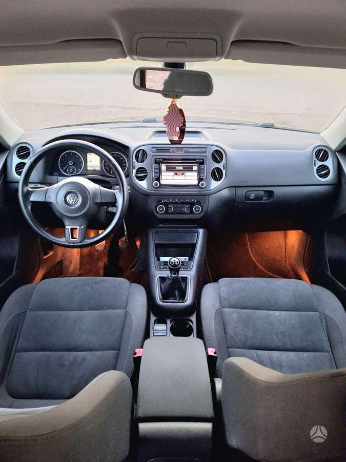 Volkswagen Tiguan 2012 — photo 11