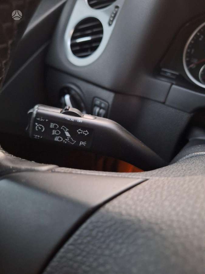 Volkswagen Tiguan 2012 — photo 16