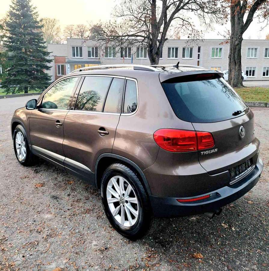Volkswagen Tiguan 2012 — interior