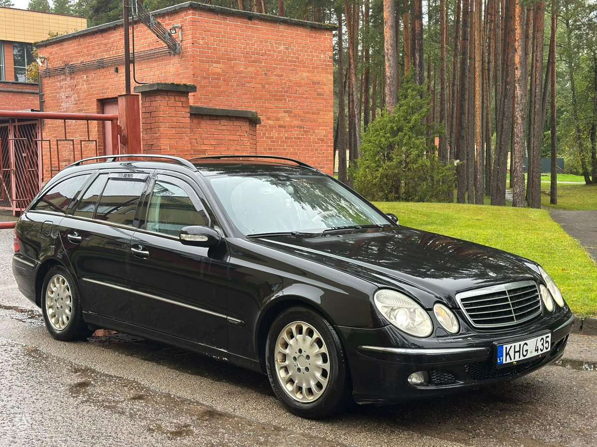 Mercedes-Benz E270 2005 — interior