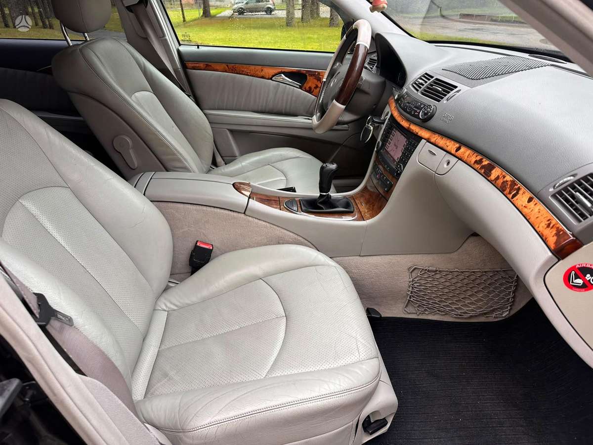 Mercedes-Benz E270 2005 — photo 9