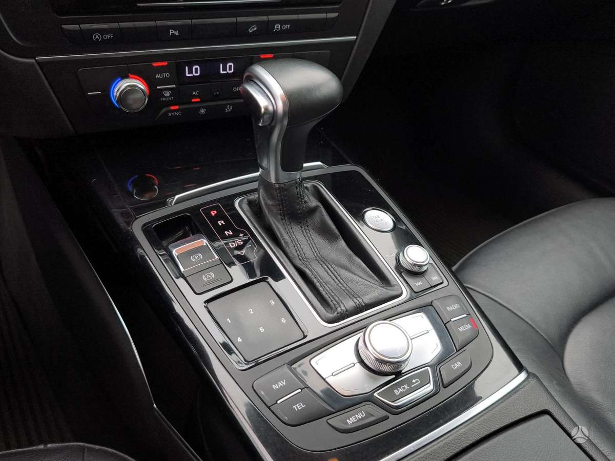 Audi A6 2012 — photo 17