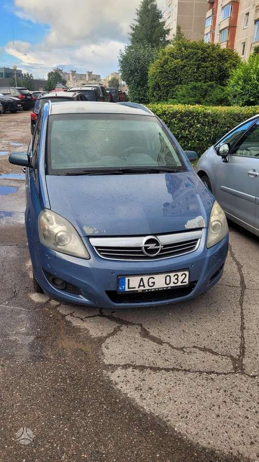 Opel Zafira 2008 — interior