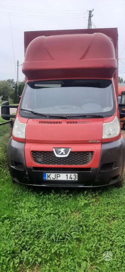 Peugeot Boxer 2010 — rear view
