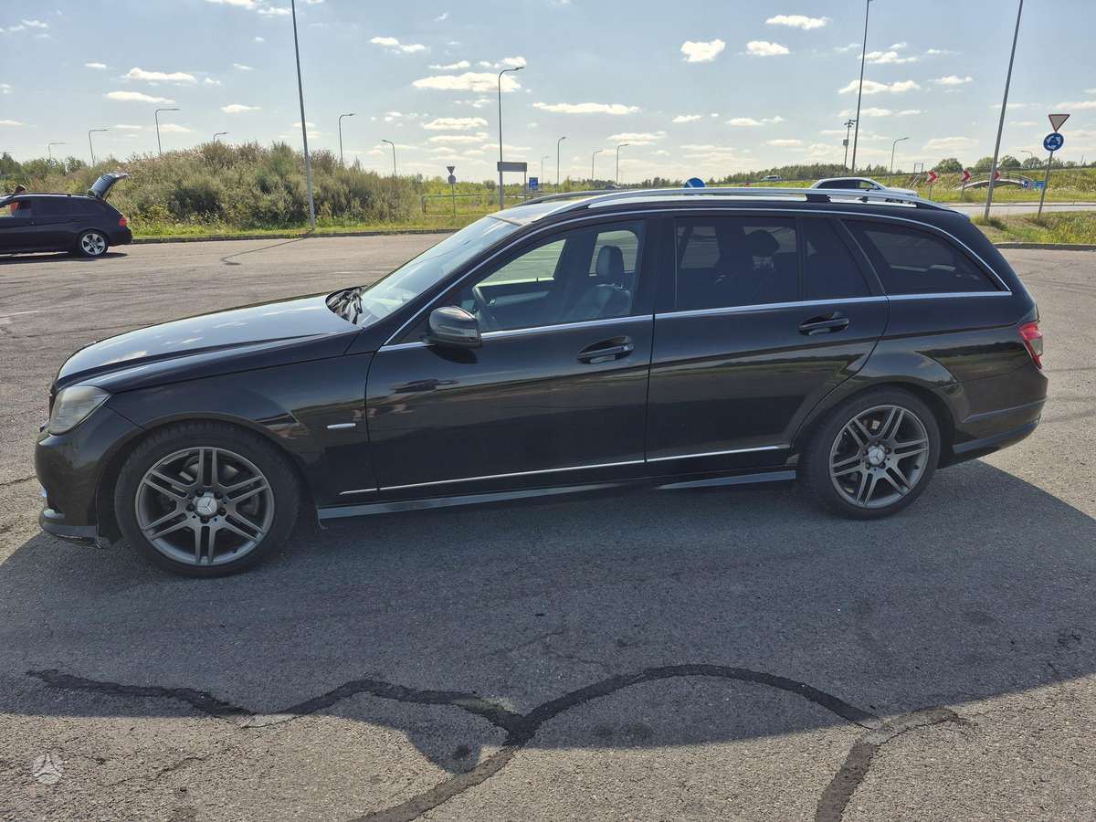 Mercedes-Benz C220 2009 — двигун 2200 cm³, 163 HP (120kW)