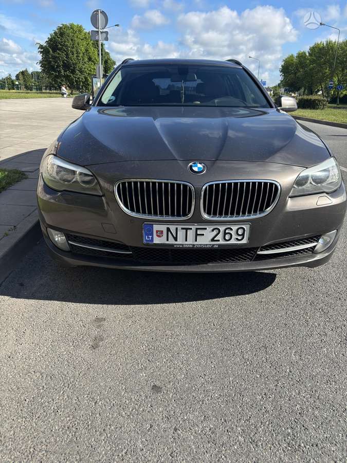 BMW 525 2013 — rear view