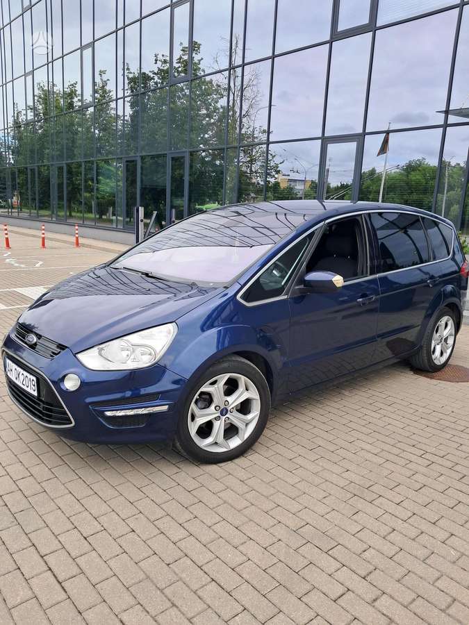 Ford S-MAX 2012 — вигляд ззаду