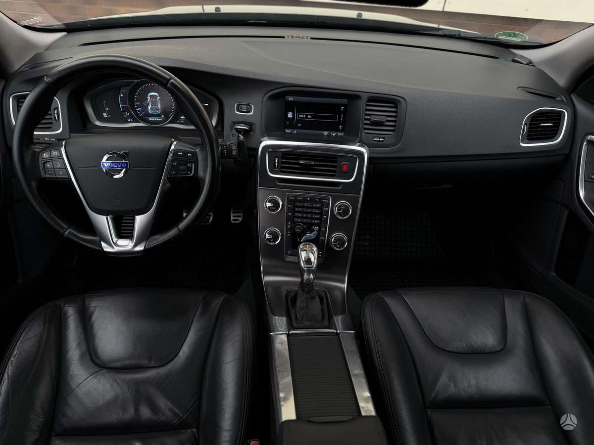 Volvo V60 2012 — photo 10