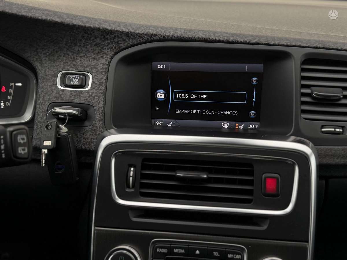 Volvo V60 2012 — photo 15