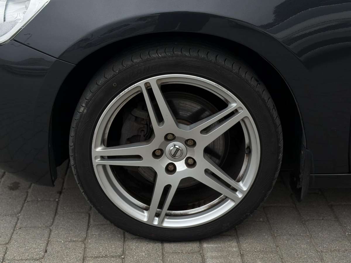 Volvo V60 2012 — photo 29