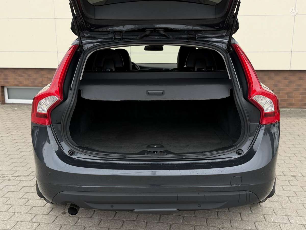 Volvo V60 2012 — photo 9