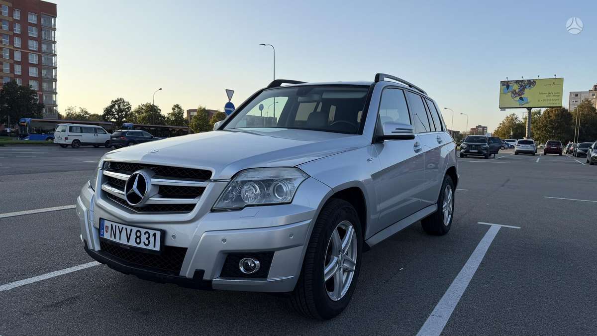 Mercedes-Benz GLK220 2009 — interior