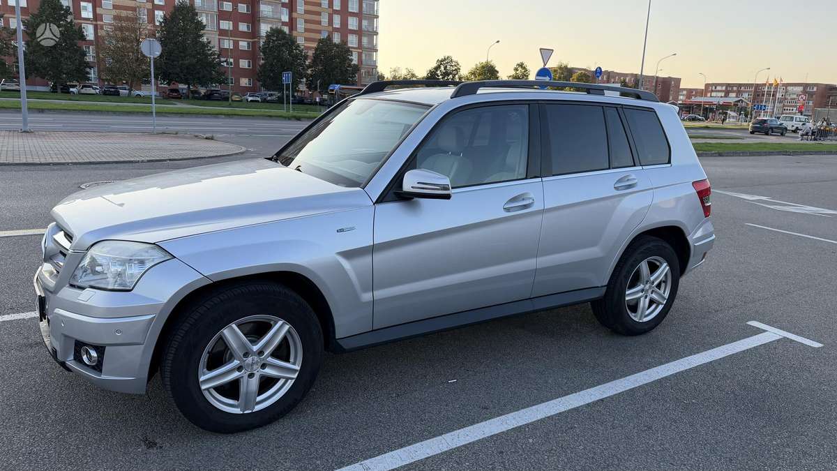 Mercedes-Benz GLK220 2009 — engine 2143 cm³, 170 HP (125kW)