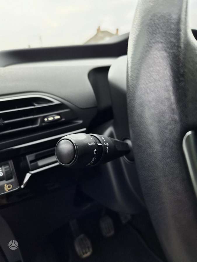 Citroen C4 2015 — photo 11