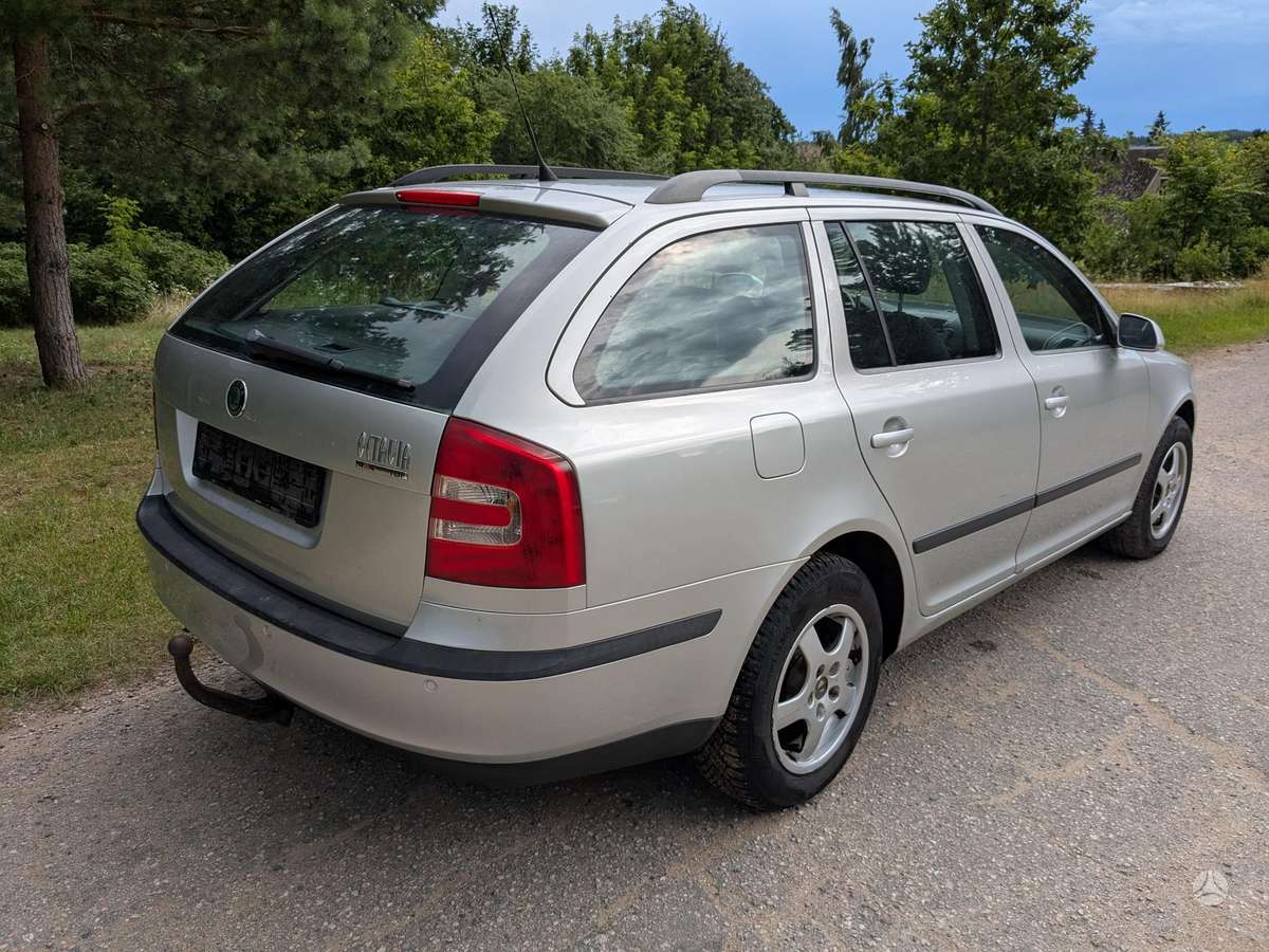 Skoda Octavia 2005 — салон