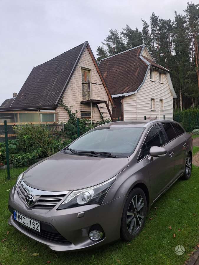 Toyota Avensis 2014 — engine 1998 cm³, 124 HP (91kW)