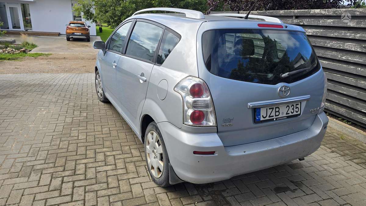 Toyota Corolla 2008 — двигун 1794 cm³, 129 HP (95kW)