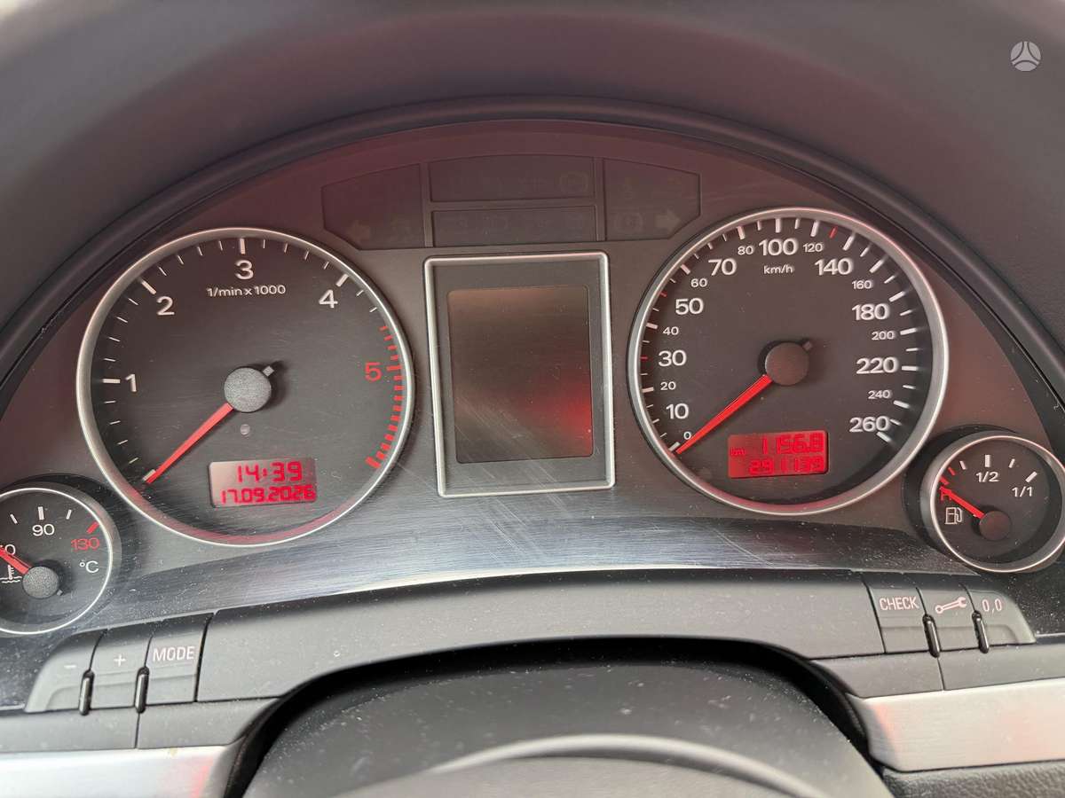 Audi A4 2007 — photo 18