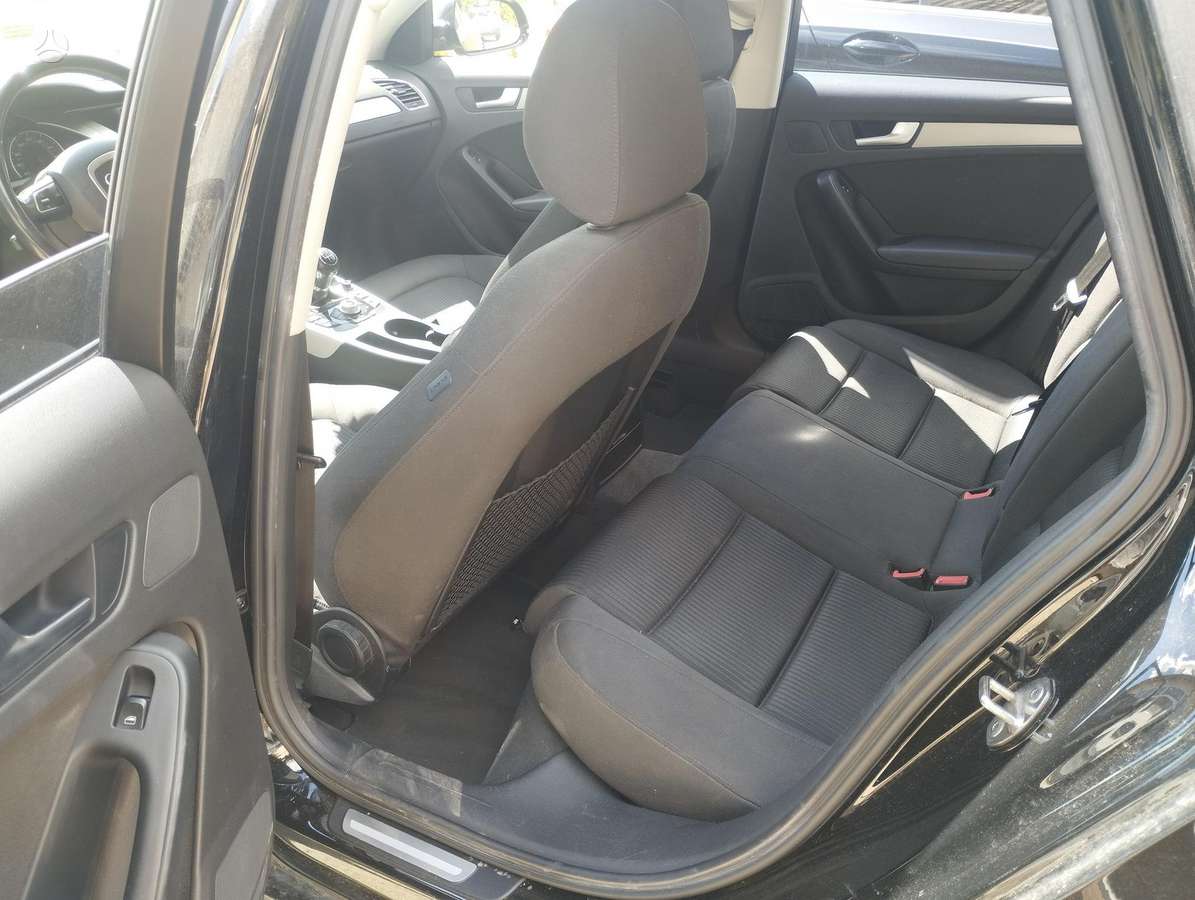 Audi A4 2011 — photo 10