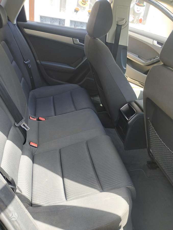 Audi A4 2011 — photo 12