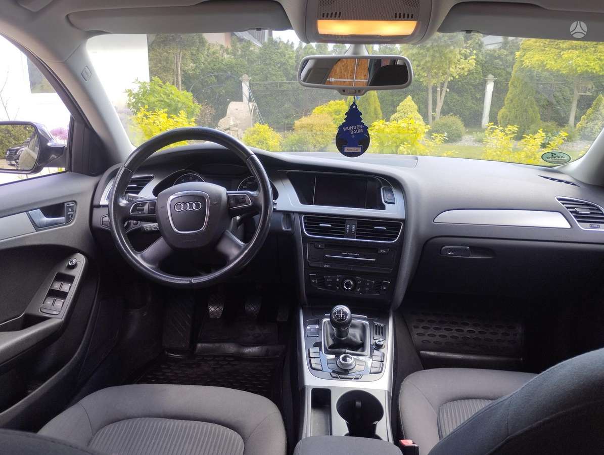 Audi A4 2011 — photo 7
