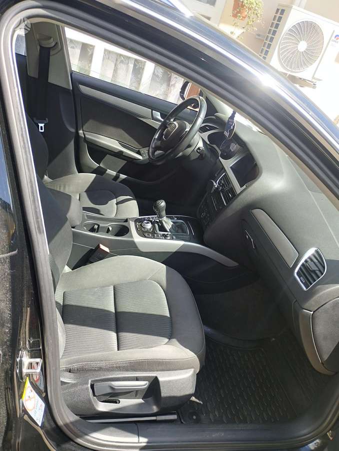 Audi A4 2011 — photo 9