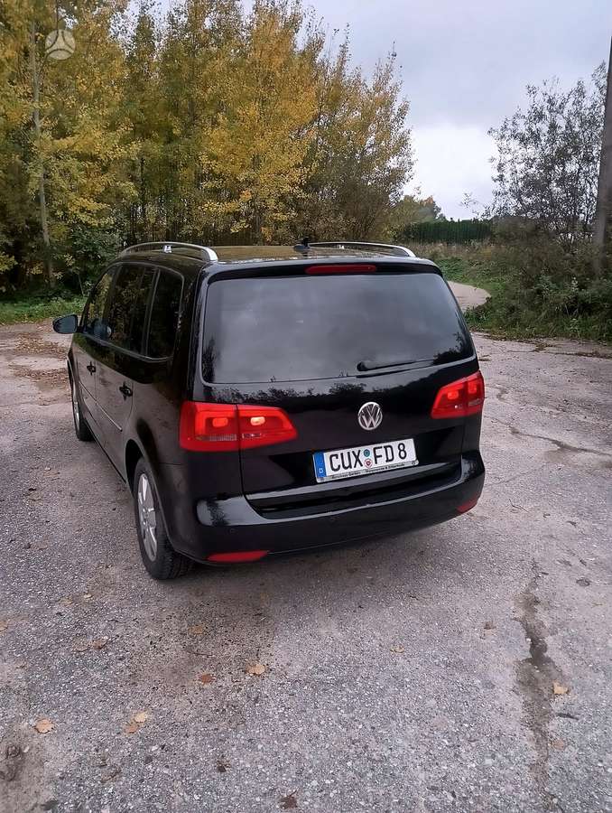 Volkswagen Touran 2011 — photo 6