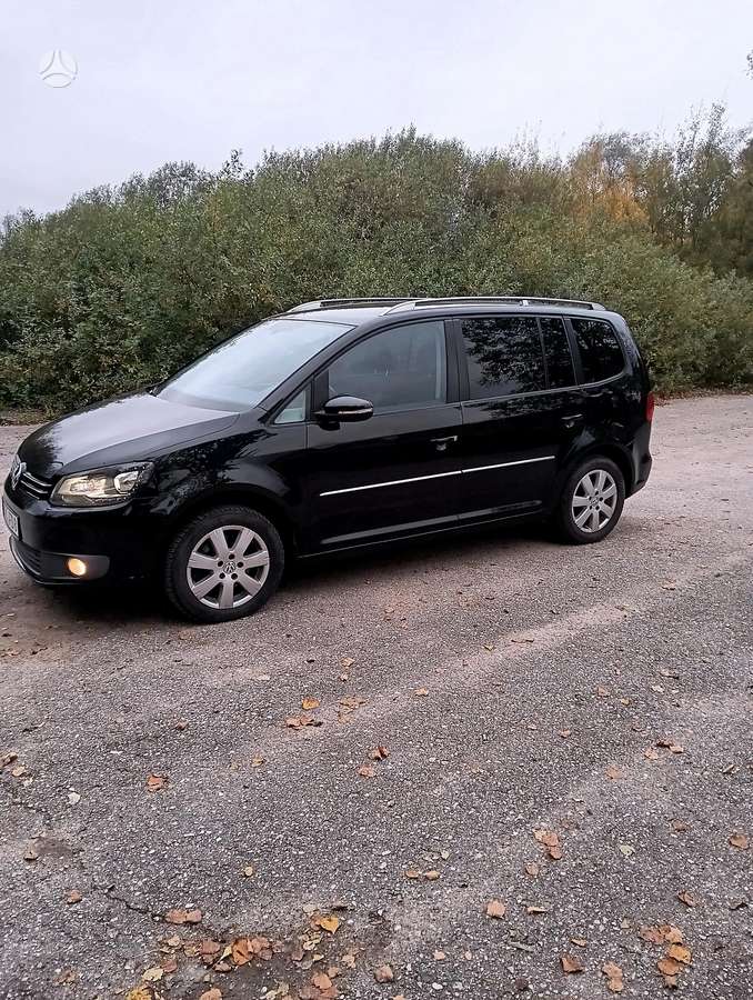 Volkswagen Touran 2011 — photo 8