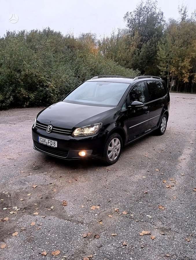 Volkswagen Touran 2011 — photo 9