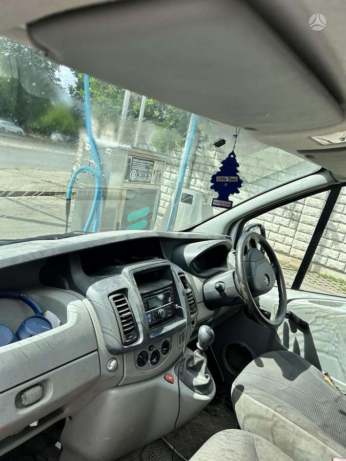 Opel Vivaro 2011 — photo 6