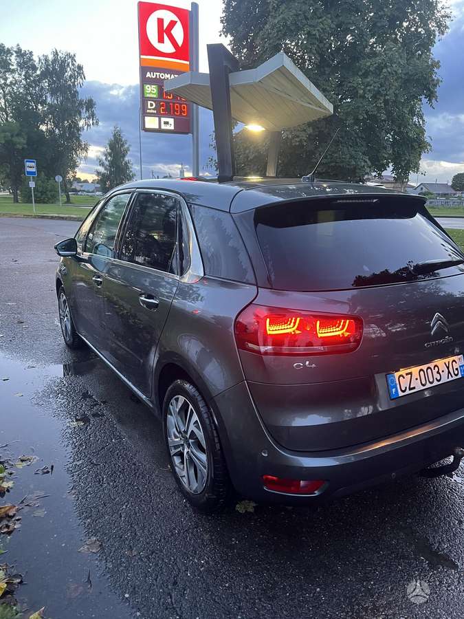 Citroen C4 2013 — вигляд ззаду