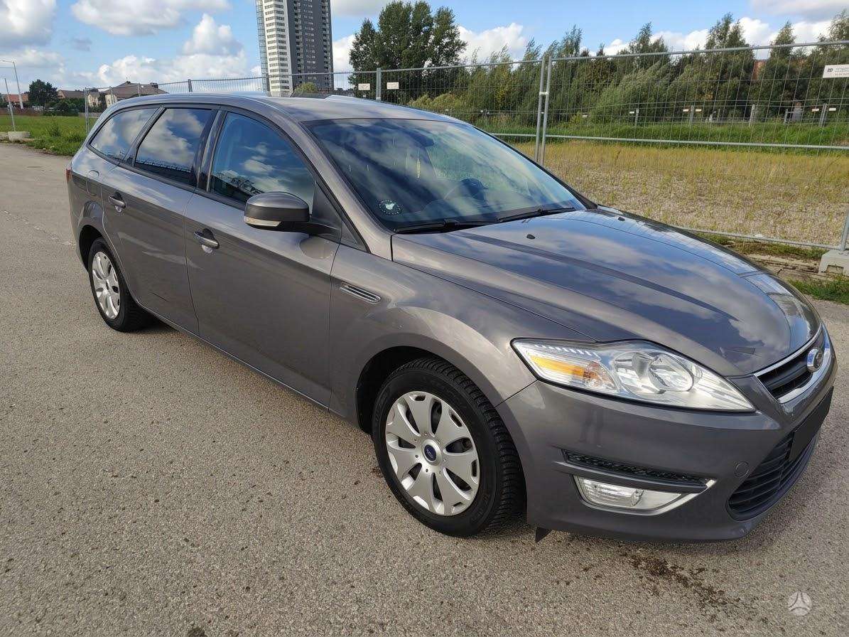 Ford Mondeo 2012 — interior