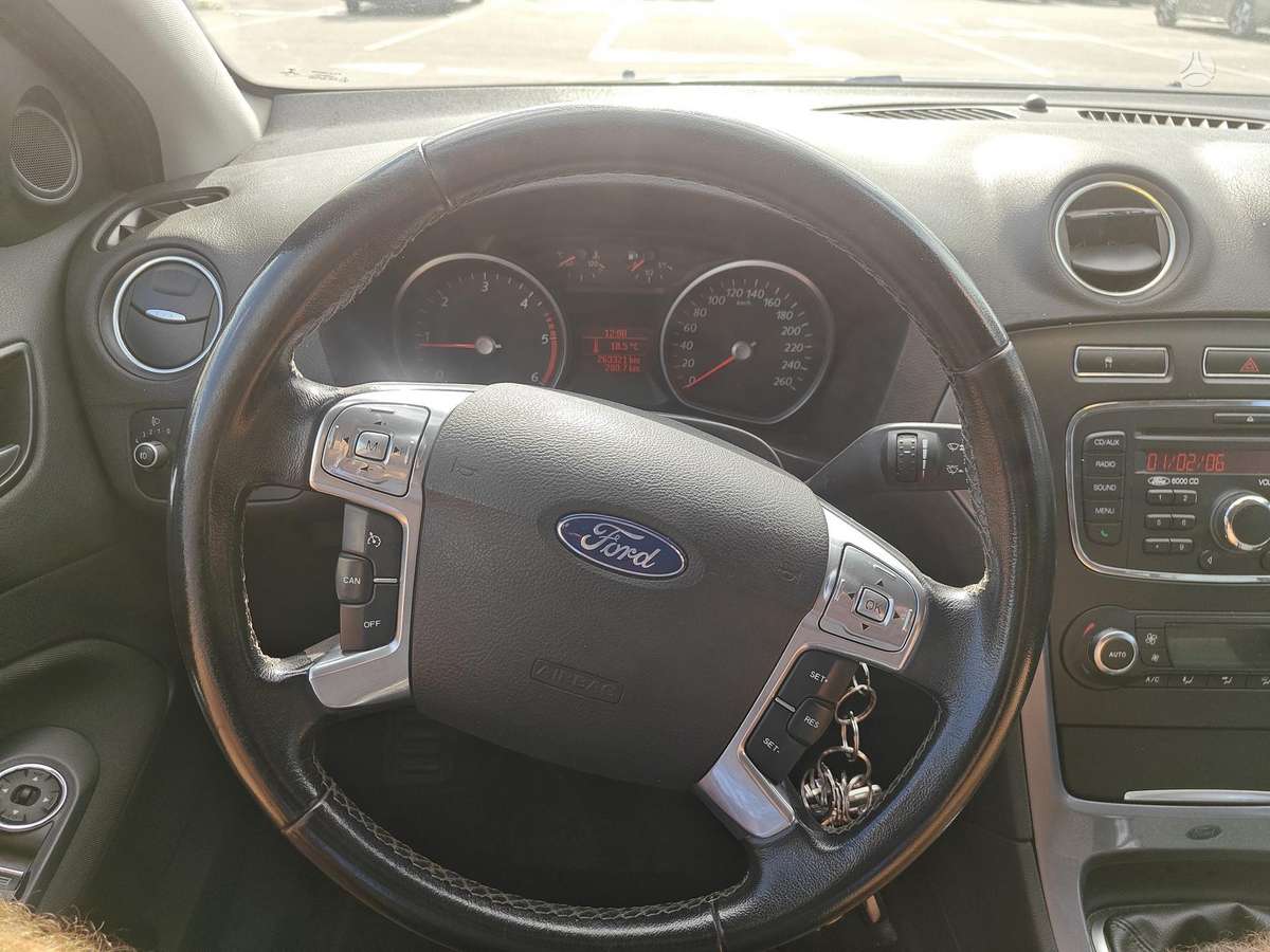 Ford Mondeo 2012 — photo 6