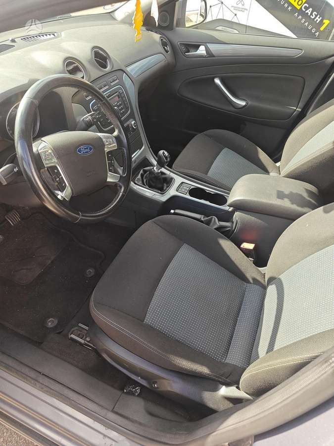 Ford Mondeo 2012 — photo 8
