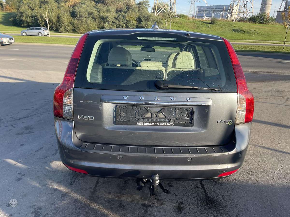 Volvo V50 2012 — photo 12
