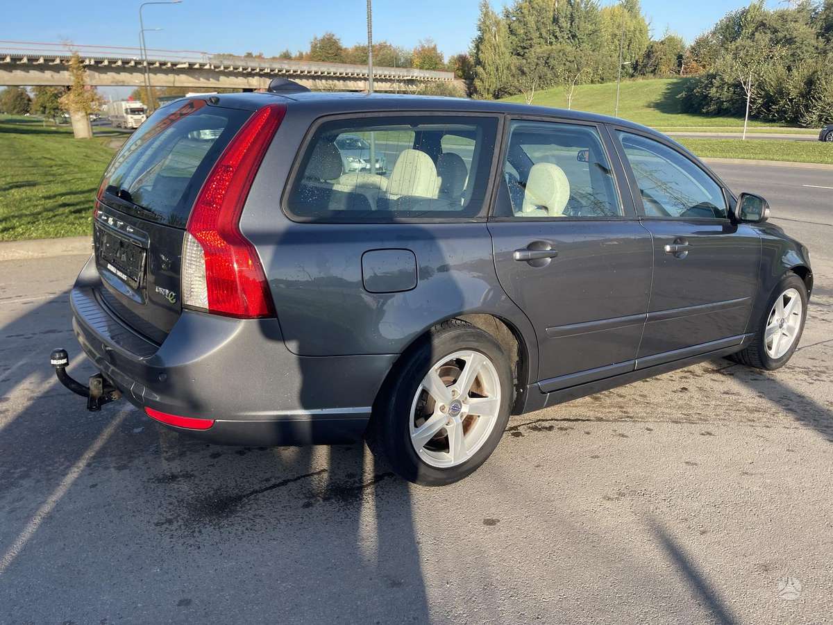 Volvo V50 2012 — photo 14