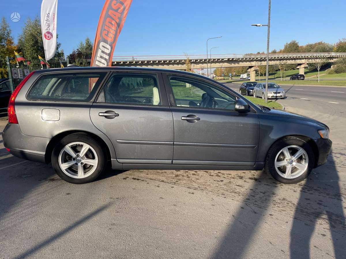 Volvo V50 2012 — photo 15